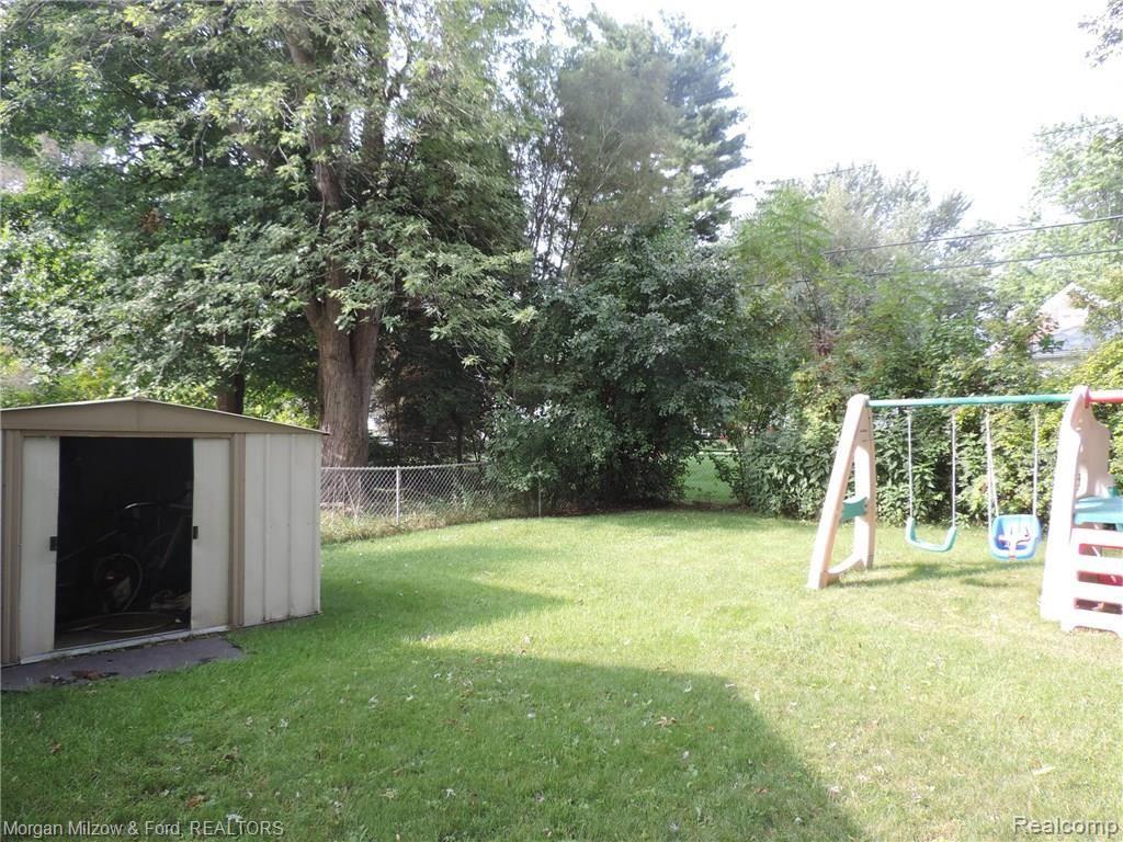 48 Exmoor Road Waterford, MI 48328 - Photo 15 of 18 DSCN4134.JPG