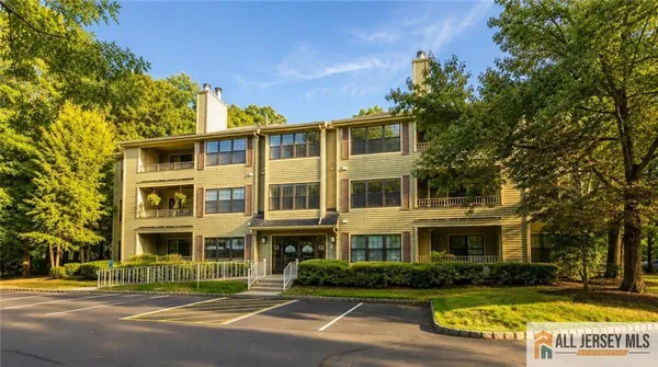 $349,000 | 1310 Stoneridge Circle, Helmetta, NJ 08828