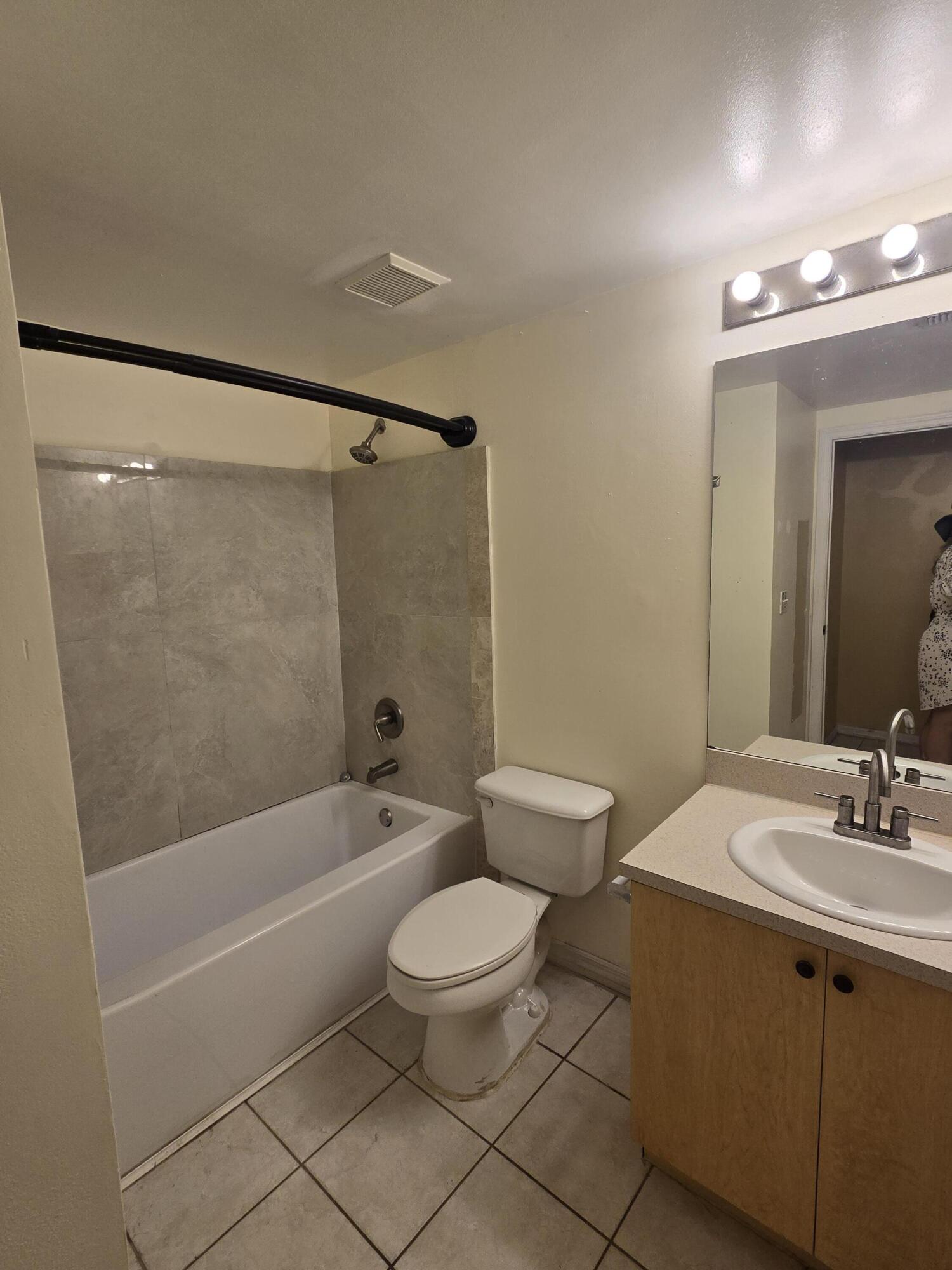 10306 Fox Trail Road South, Unit 912 West Palm Beach, FL 33411 - Photo 10 of 18 1000400096