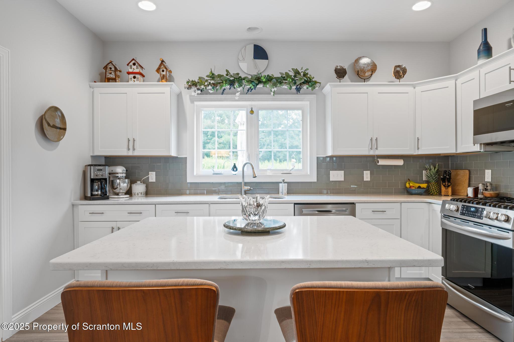24 Avalon Road Clarks Summit, PA 18411 - Photo 5 of 47 DSC_1952-2