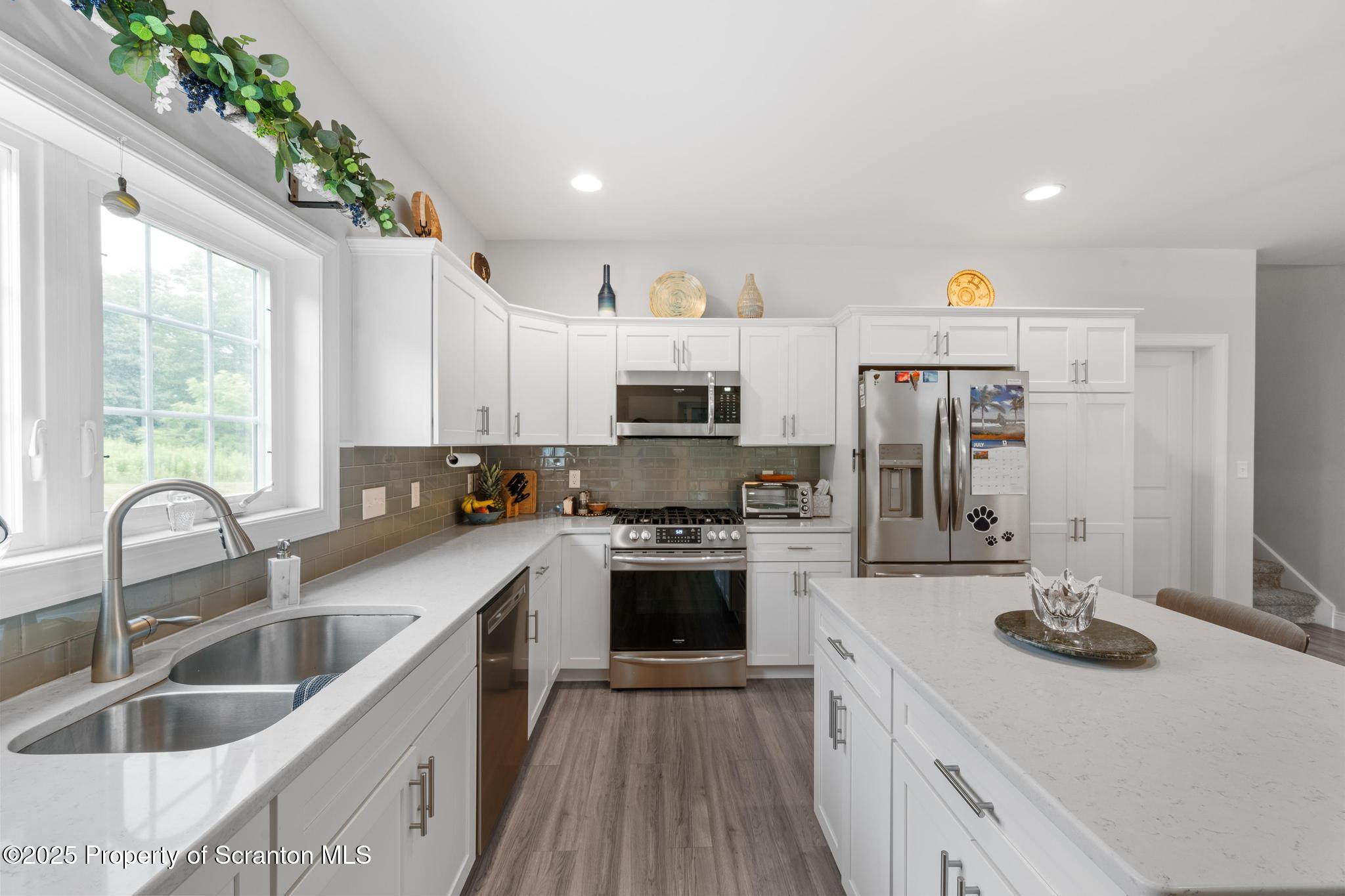 24 Avalon Road Clarks Summit, PA 18411 - Photo 6 of 47 DSC_1966-2