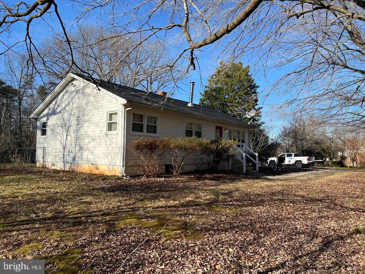 6812 Partlow Road Spotsylvania, VA 22551 - Photo 5 of 24 Front left view
