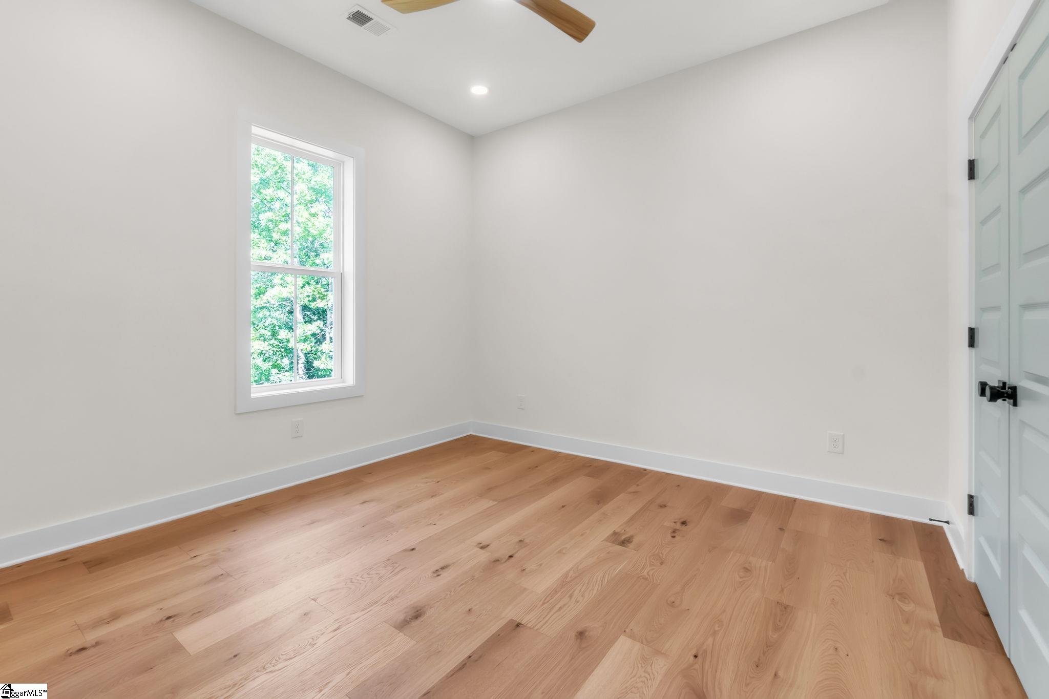 574 Paramount Drive Seneca, SC 29678 - Photo 31 of 46