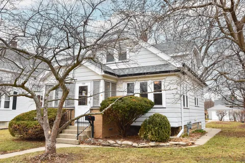 $279,900 | 1320 Manitowoc Avenue, South Milwaukee, WI 53172
