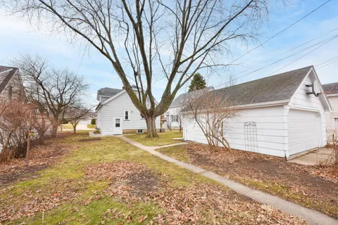 $279,900 | 1320 Manitowoc Avenue, South Milwaukee, WI 53172