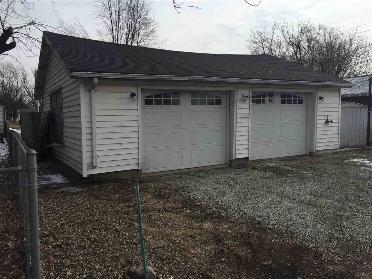 520 Ohio Street Rochester, IN 46975 - Photo 3 of 20