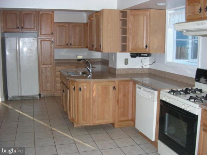 200 Whitestone Road Silver Spring, MD 20901 - Photo 1 of 9 Kitchen