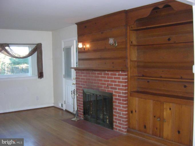 200 Whitestone Road Silver Spring, MD 20901 - Photo 2 of 9 Living Room
