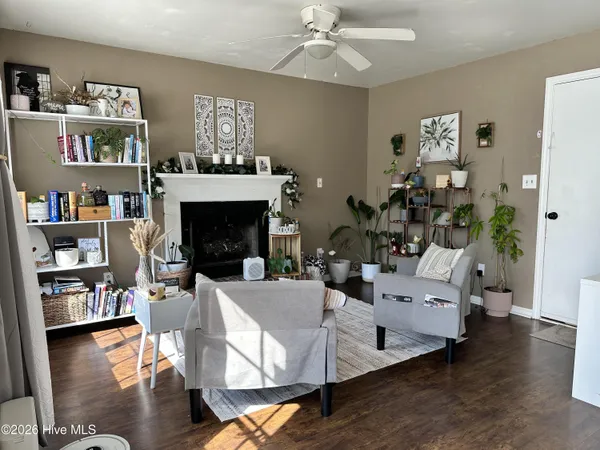 $1,700 | 213 Mahogany Drive, Jacksonville, NC 28540