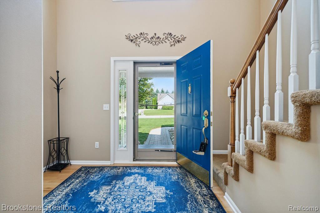 3944 Fieldview Road Lake Orion, MI 48360 - Photo 8 of 58