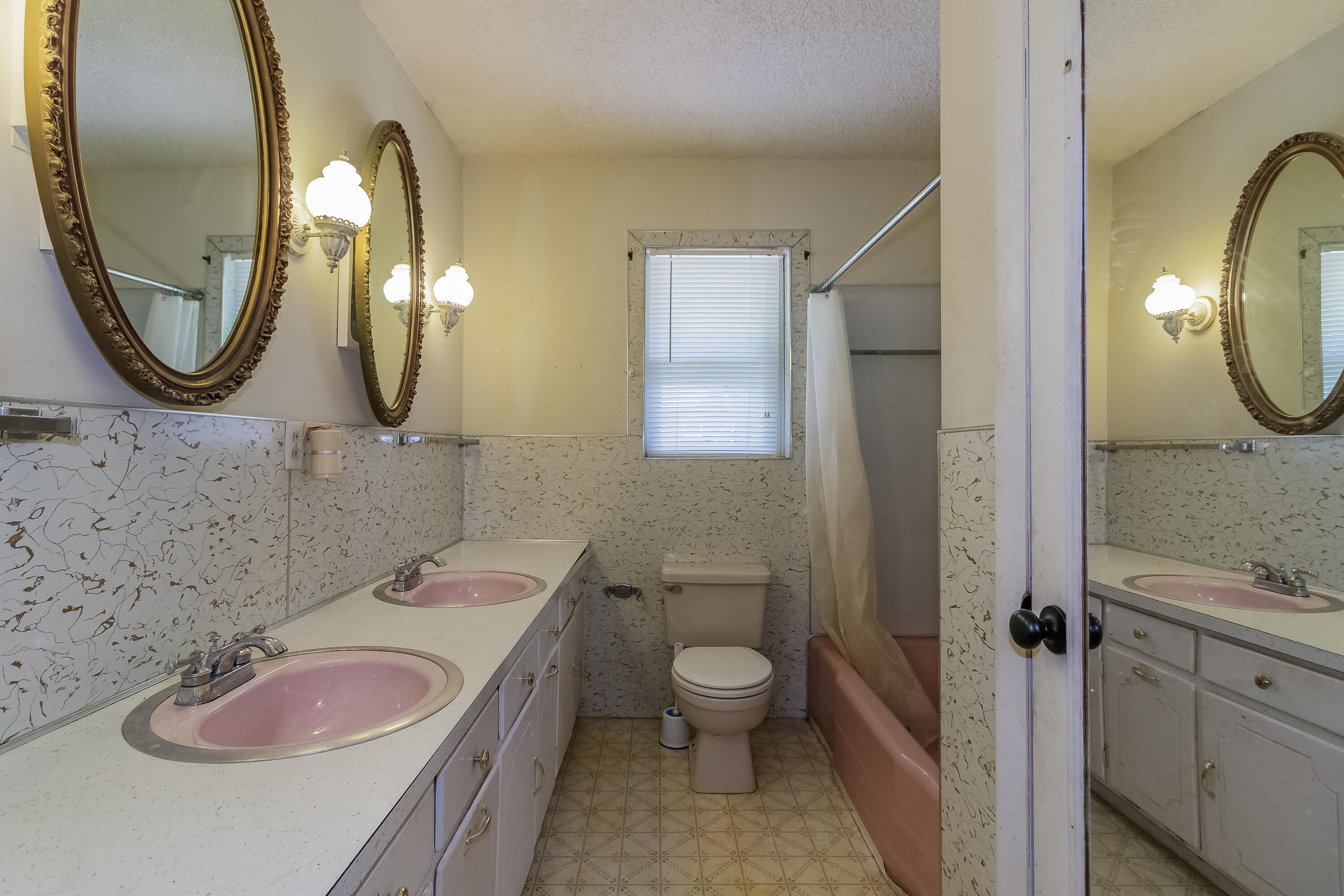 1726 Garretts Chapel Road Chickamauga, GA 30707 - Photo 27 of 54 Upstairs Bathroom