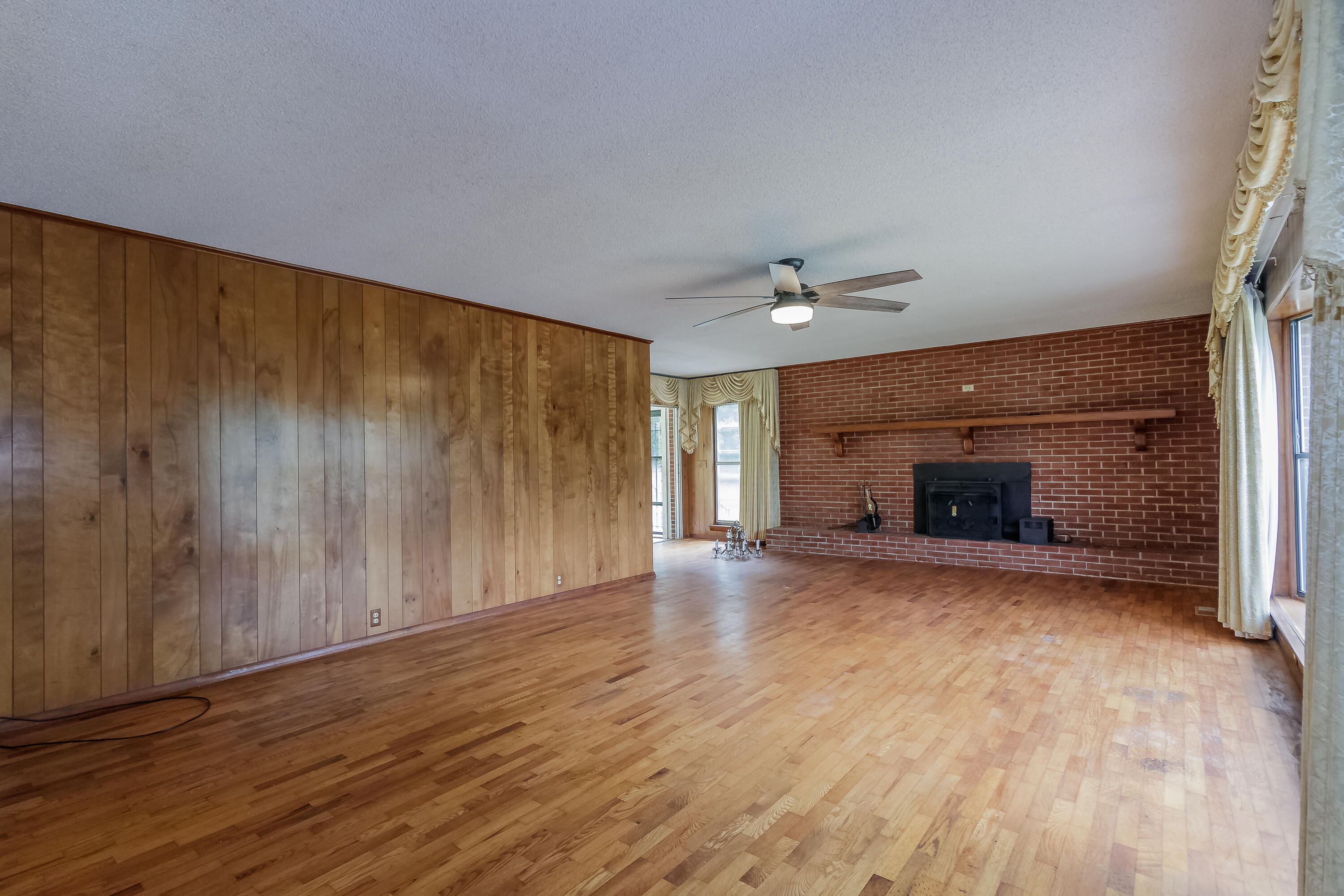 1726 Garretts Chapel Road Chickamauga, GA 30707 - Photo 5 of 54 Living Area 3