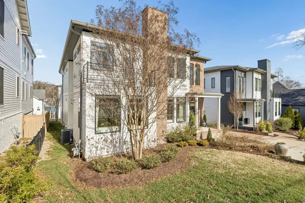 $5,600 | 914 C Acklen Avenue, Nashville, TN 37203