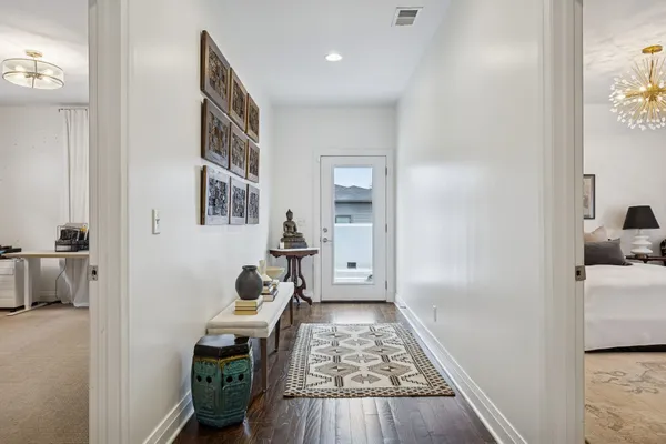 $5,600 | 914 C Acklen Avenue, Nashville, TN 37203