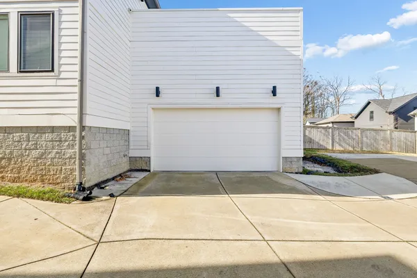 $5,600 | 914 C Acklen Avenue, Nashville, TN 37203