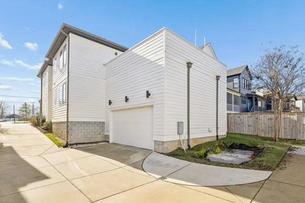 $5,600 | 914 C Acklen Avenue, Nashville, TN 37203