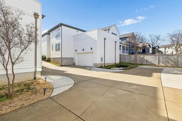 $5,600 | 914 C Acklen Avenue, Nashville, TN 37203