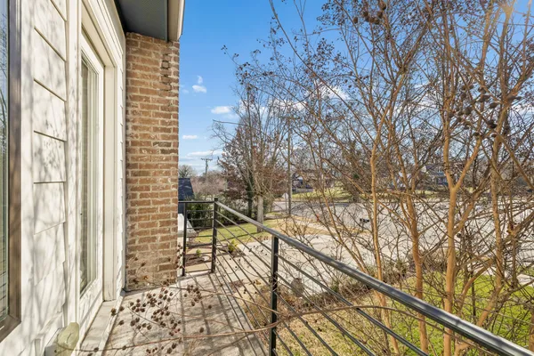 $5,600 | 914 C Acklen Avenue, Nashville, TN 37203
