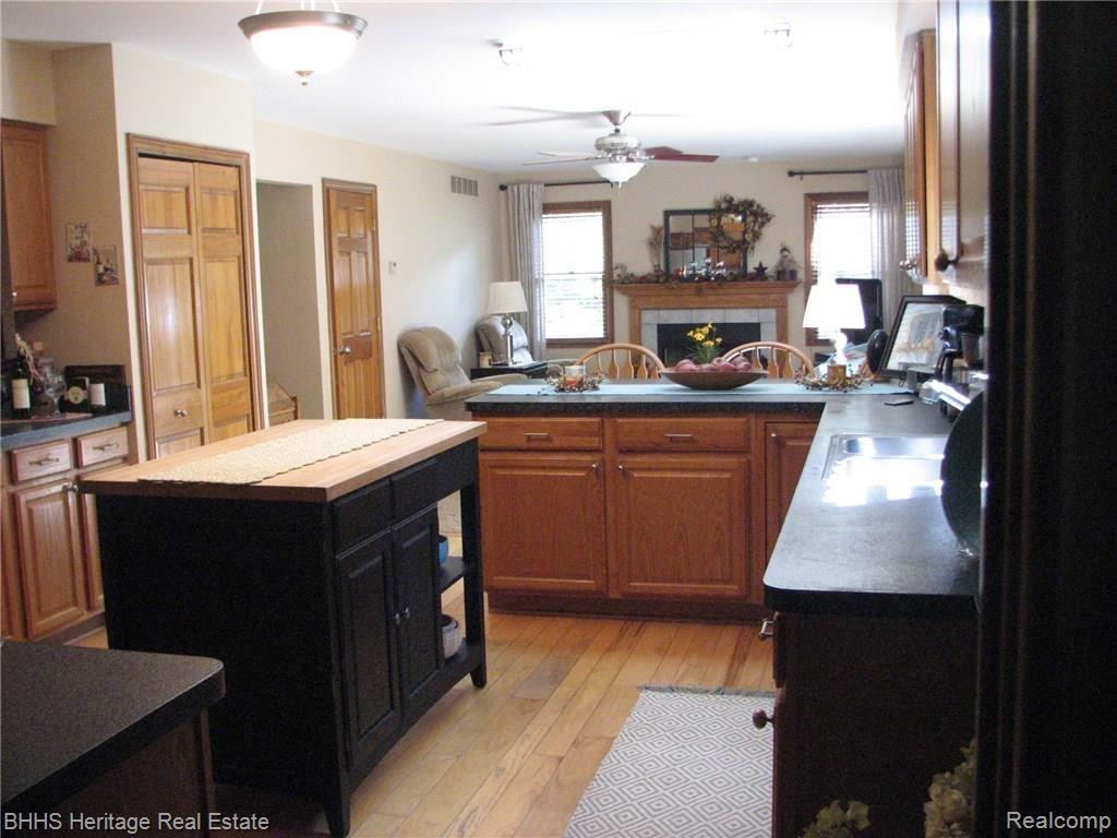 8756 McClements Road Brighton, MI 48114 - Photo 21 of 42 Kitchen looking toward Family Room