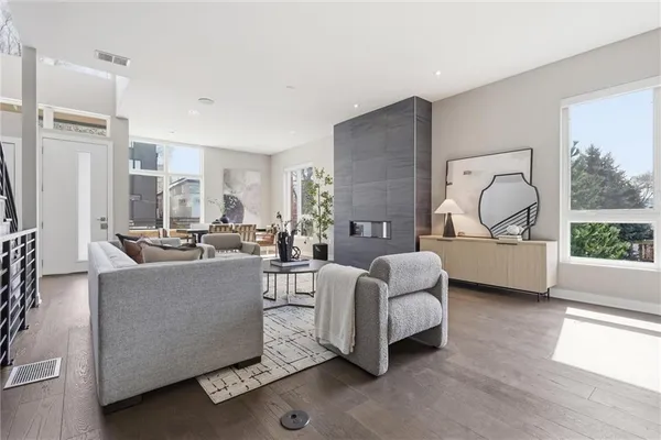 $775,000 | 1724 Madison Avenue, Kansas City, MO 64108