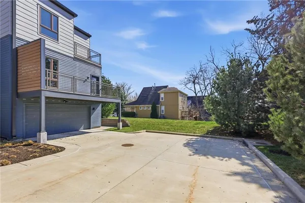 $775,000 | 1724 Madison Avenue, Kansas City, MO 64108