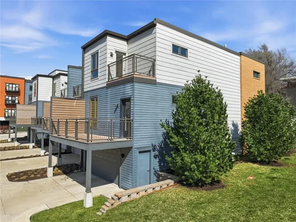 $775,000 | 1724 Madison Avenue, Kansas City, MO 64108