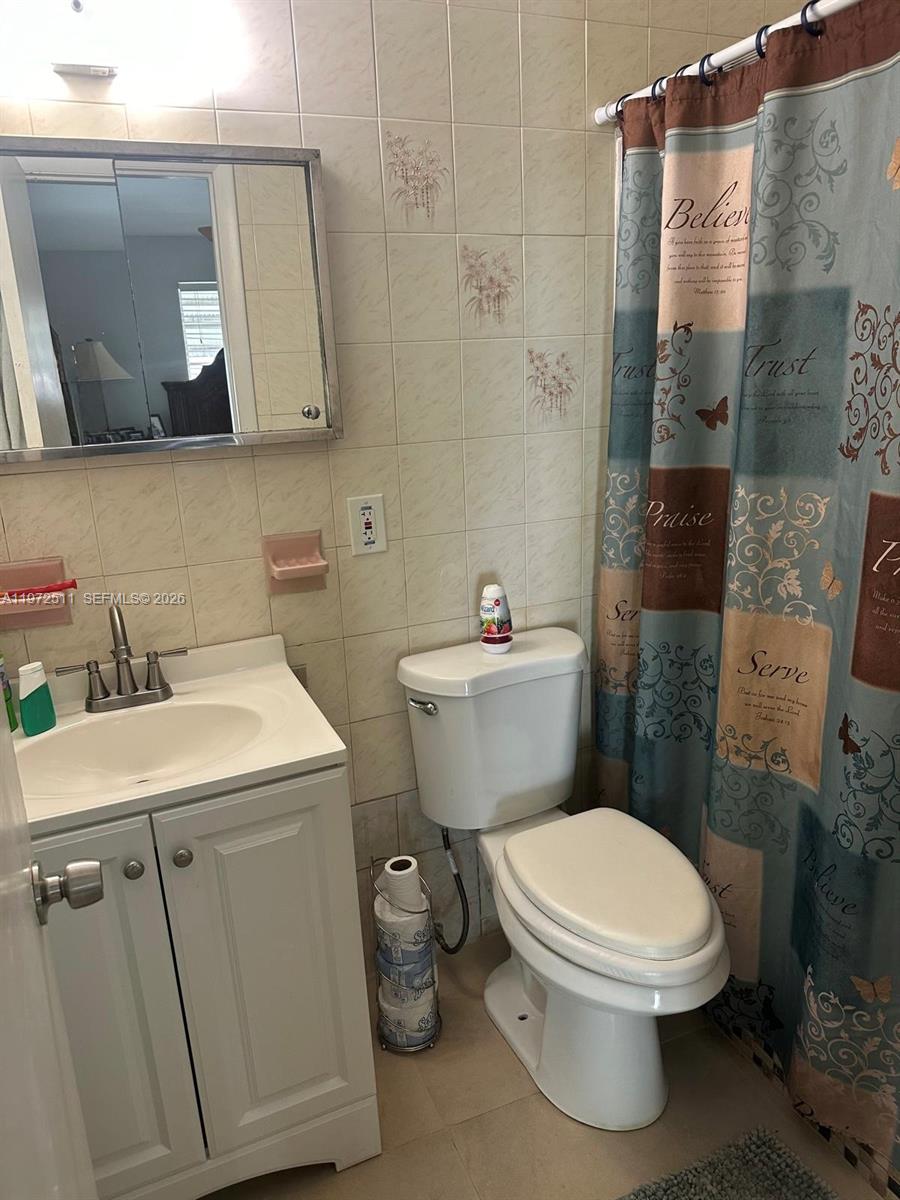 1720 Southwest 87th Avenue Miami, FL 33165 - Photo 8 of 14