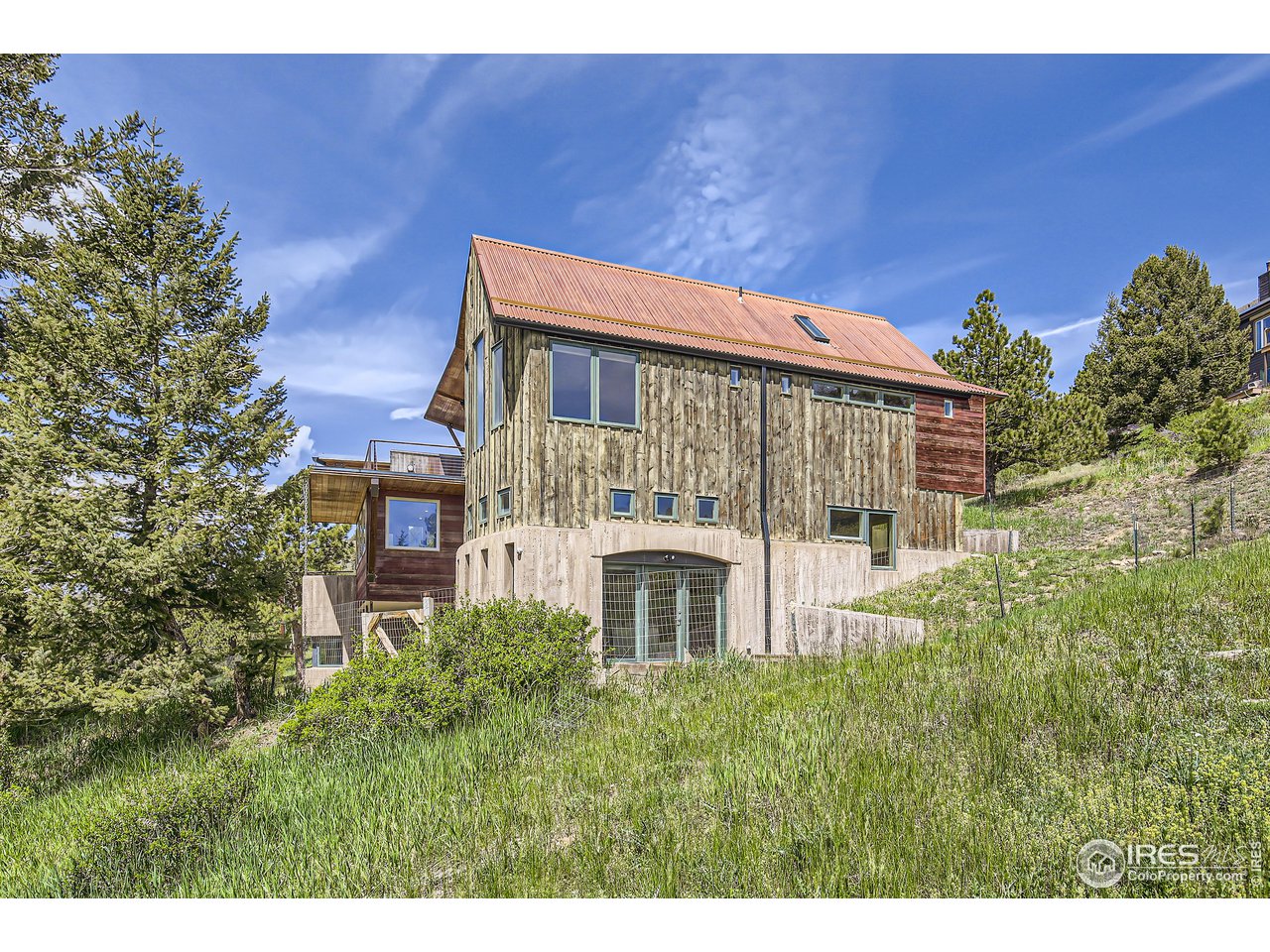 340 South Peak Road Boulder, CO 80302 - Photo 5 of 40 Ample outdoor spaces.