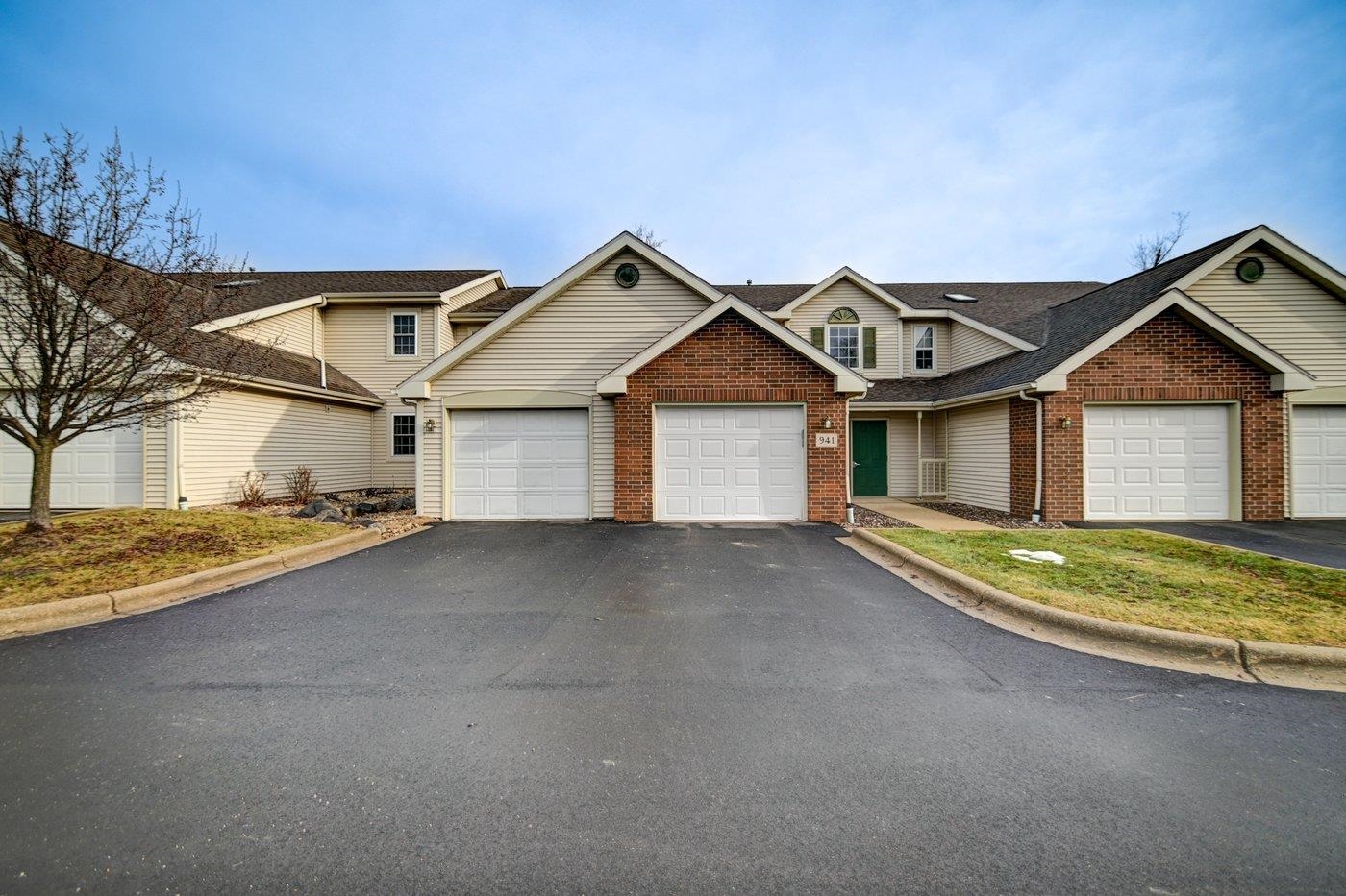 941 Park, Unit 101 Oregon, WI 53575 - Photo 4 of 38