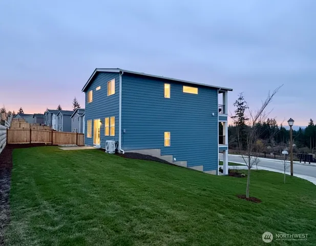 $844,990 | 17530 Northeast Midnight Sun Loop, Poulsbo, WA 98370