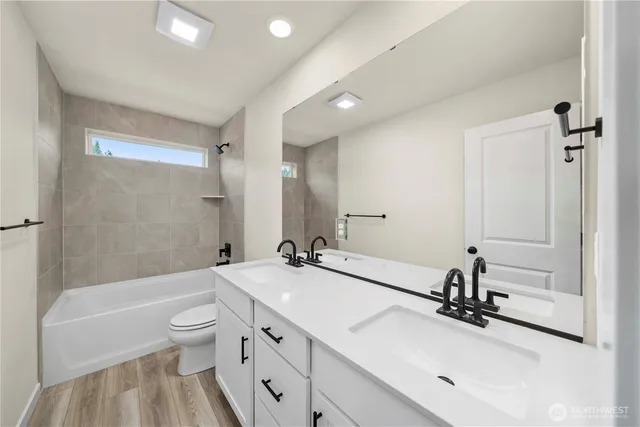 $844,990 | 17530 Northeast Midnight Sun Loop, Poulsbo, WA 98370