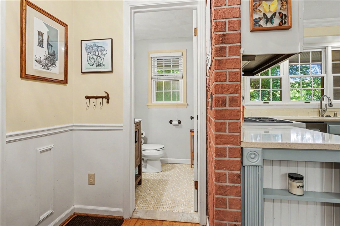 7248 Highview Trail Victor, NY 14564 - Photo 15 of 43 first floor powder room