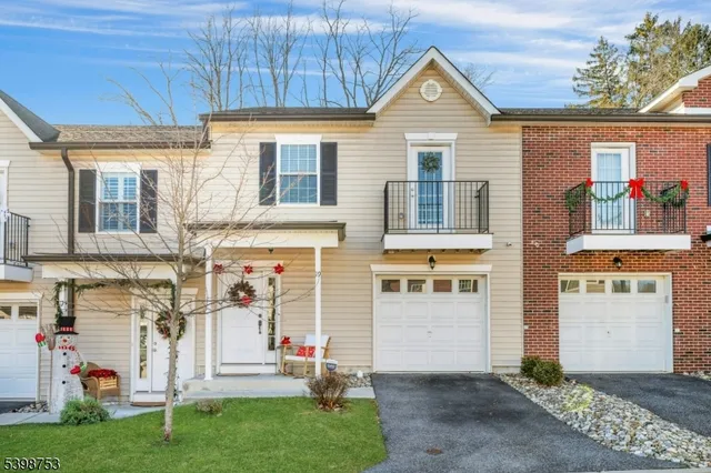$380,000 | 19 Gregg Court, Newton, NJ 07860
