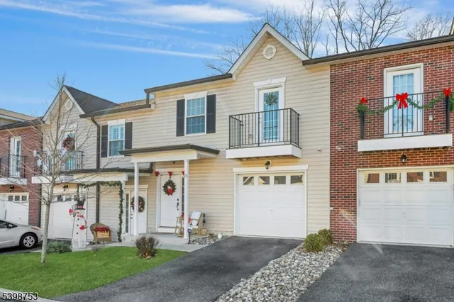 $380,000 | 19 Gregg Court, Newton, NJ 07860