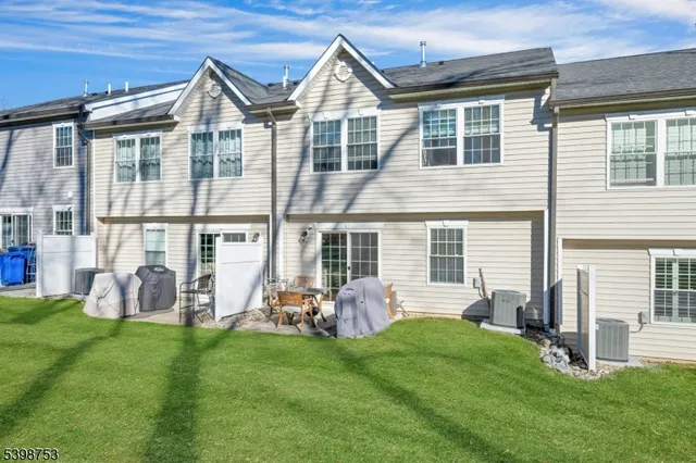 $380,000 | 19 Gregg Court, Newton, NJ 07860