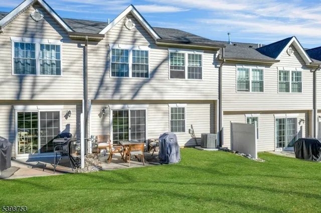 $380,000 | 19 Gregg Court, Newton, NJ 07860