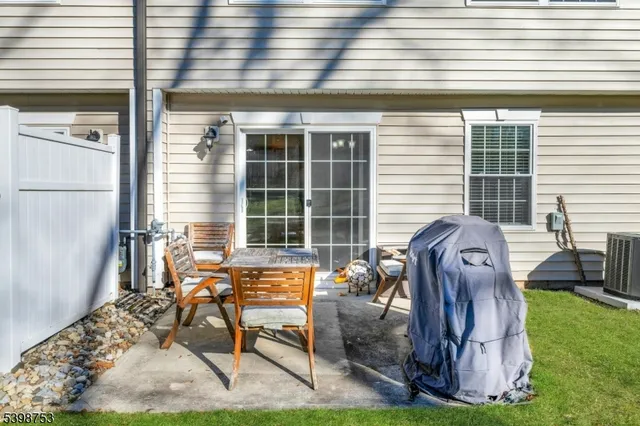 $380,000 | 19 Gregg Court, Newton, NJ 07860