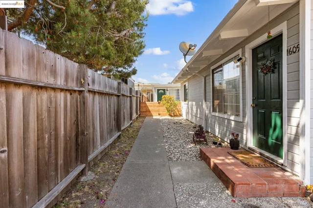$995,000 | 1611 Julia Street, Berkeley, CA 94703