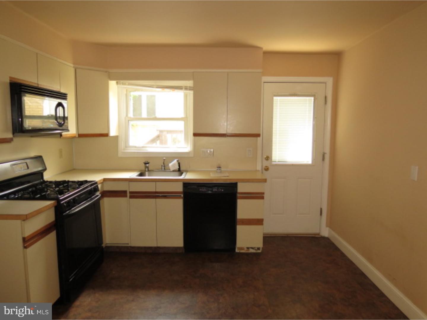 143 Juniper Road Havertown, PA 19083 - Photo 5 of 16