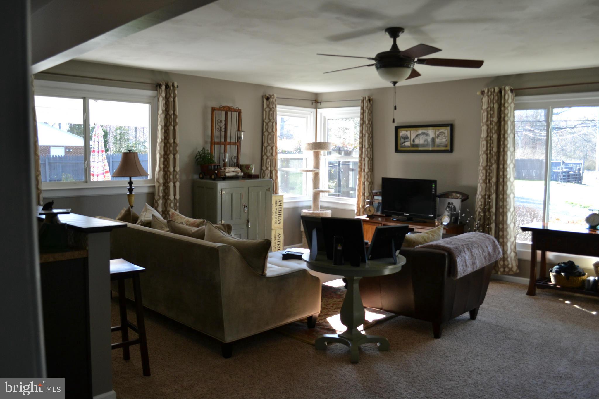 15927 Livingston Road Accokeek, MD 20607 - Photo 17 of 30 Living Room