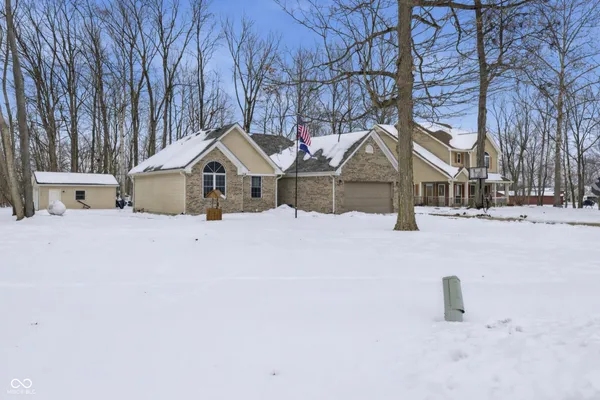 $294,900 | 344 Patriots Landing Drive, Fillmore, IN 46128