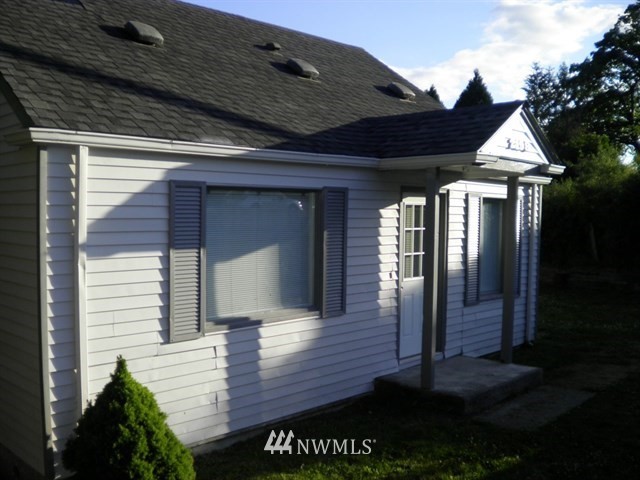 2198 Southeast Sedgwick Road Port Orchard, WA 98366 - Photo 3 of 22 Gallery Image 3