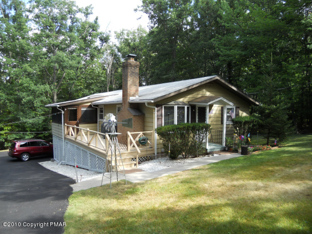 7 Walnut Trail Bushkill, PA 18324 - Photo 1 of 17 Main Photo
