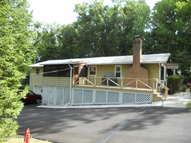 7 Walnut Trail Bushkill, PA 18324 - Photo 2 of 17 Exterior View 2