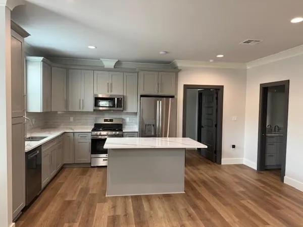 $2,699 | 4324 Barnard Street, Metairie, LA 70001