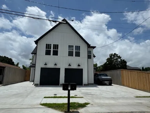 $2,699 | 4324 Barnard Street, Metairie, LA 70001
