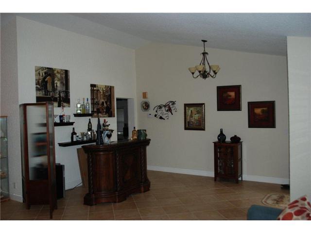 5038 Marina Circle Boca Raton, FL 33486 - Photo 3 of 19 a living room with furniture