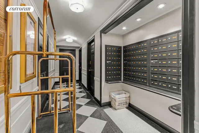 a view of entryway with workspace