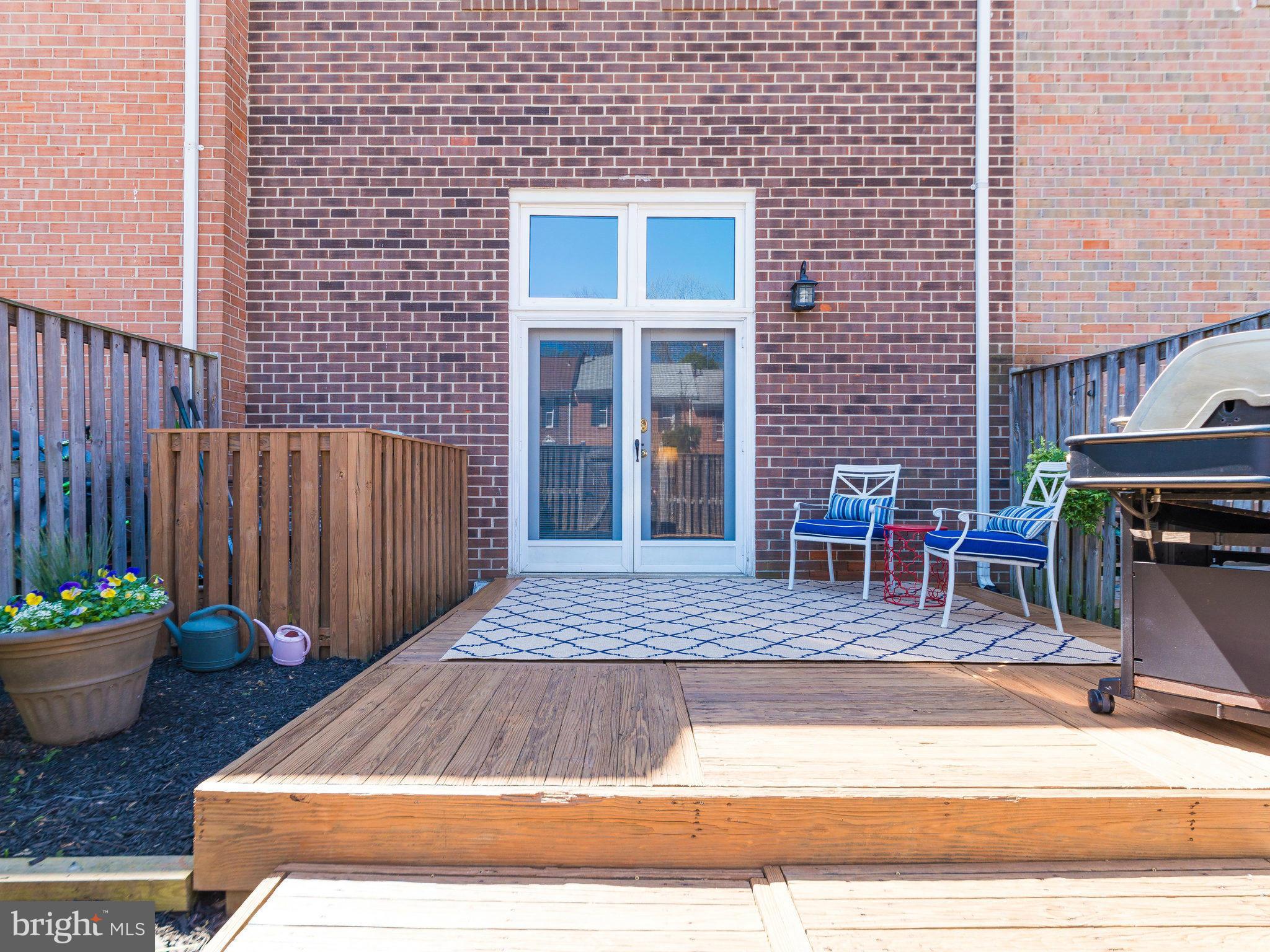 11931 Travistock Court Reston, VA 20191 - Photo 22 of 29 Great deck for entertaining