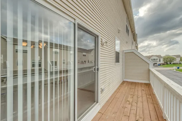 $209,000 | 1492 Cambria Drive, Unit 6, DeKalb, IL 60115
